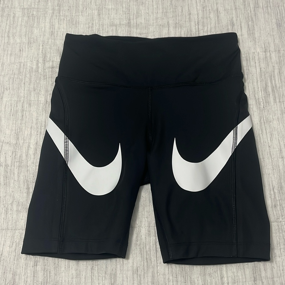 Women’s Nike biker shorts